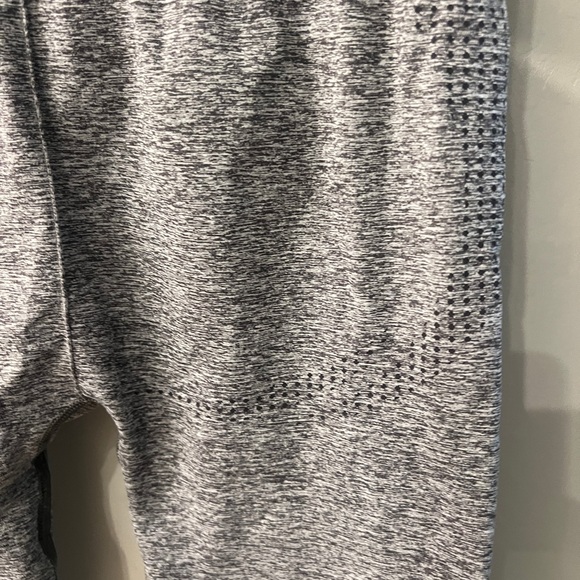 Gymshark, two piece aleisure wear set - Picture 9 of 9